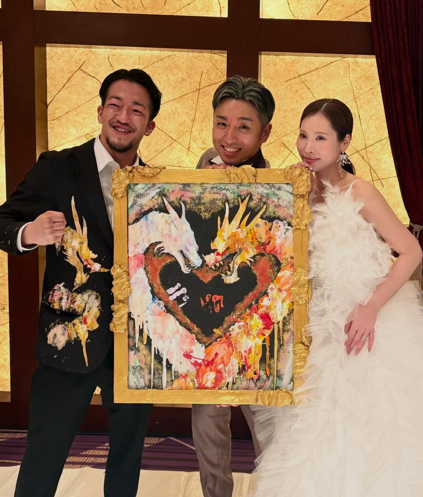 東 樹生の作品と依頼者が一緒に写るギャラリー写真 ADRENALINE SESSION